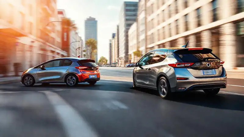 Hatchbacks eléctricos modernos brillan en la ciudad